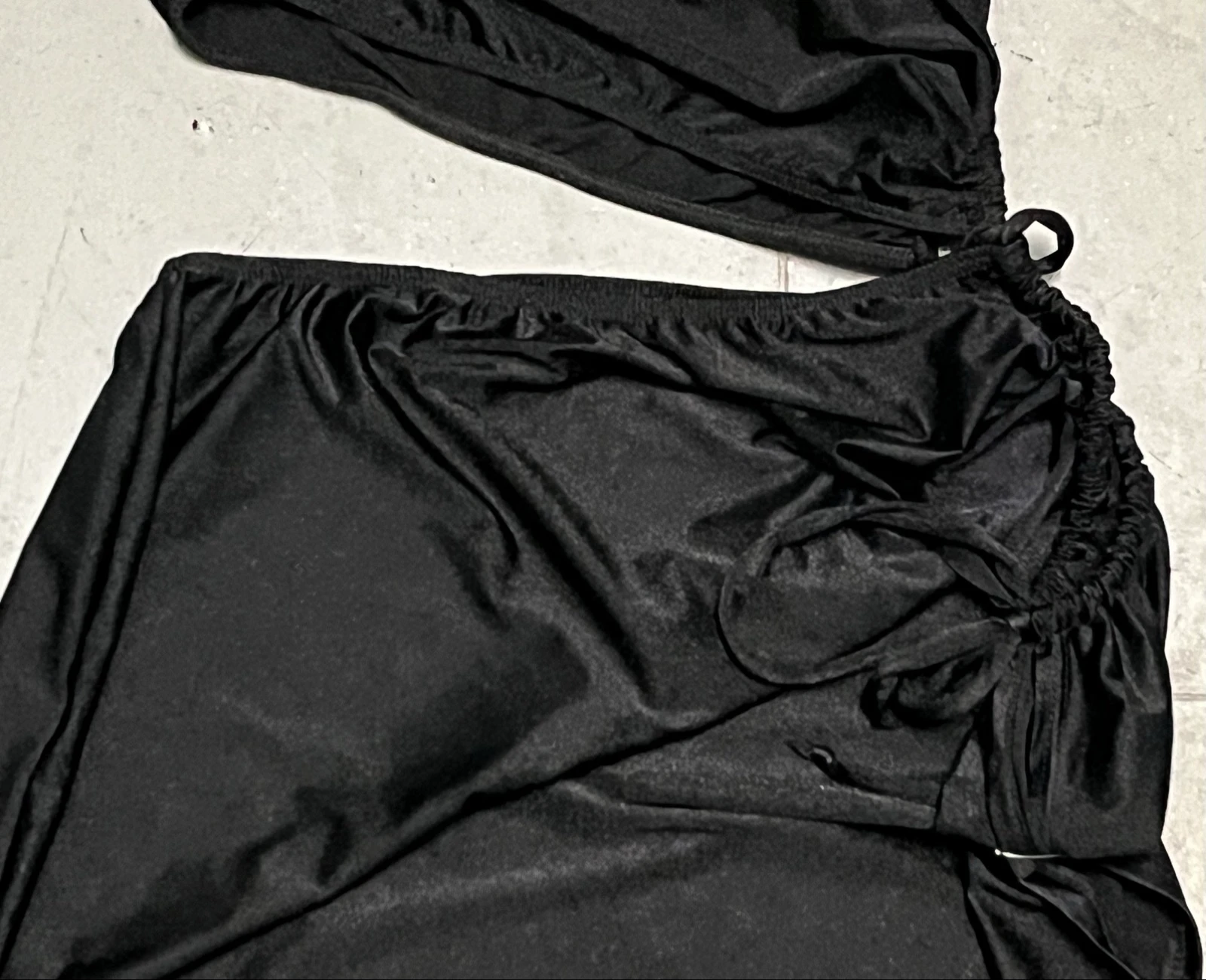 Vestido largo negro abierto  – photo 15
